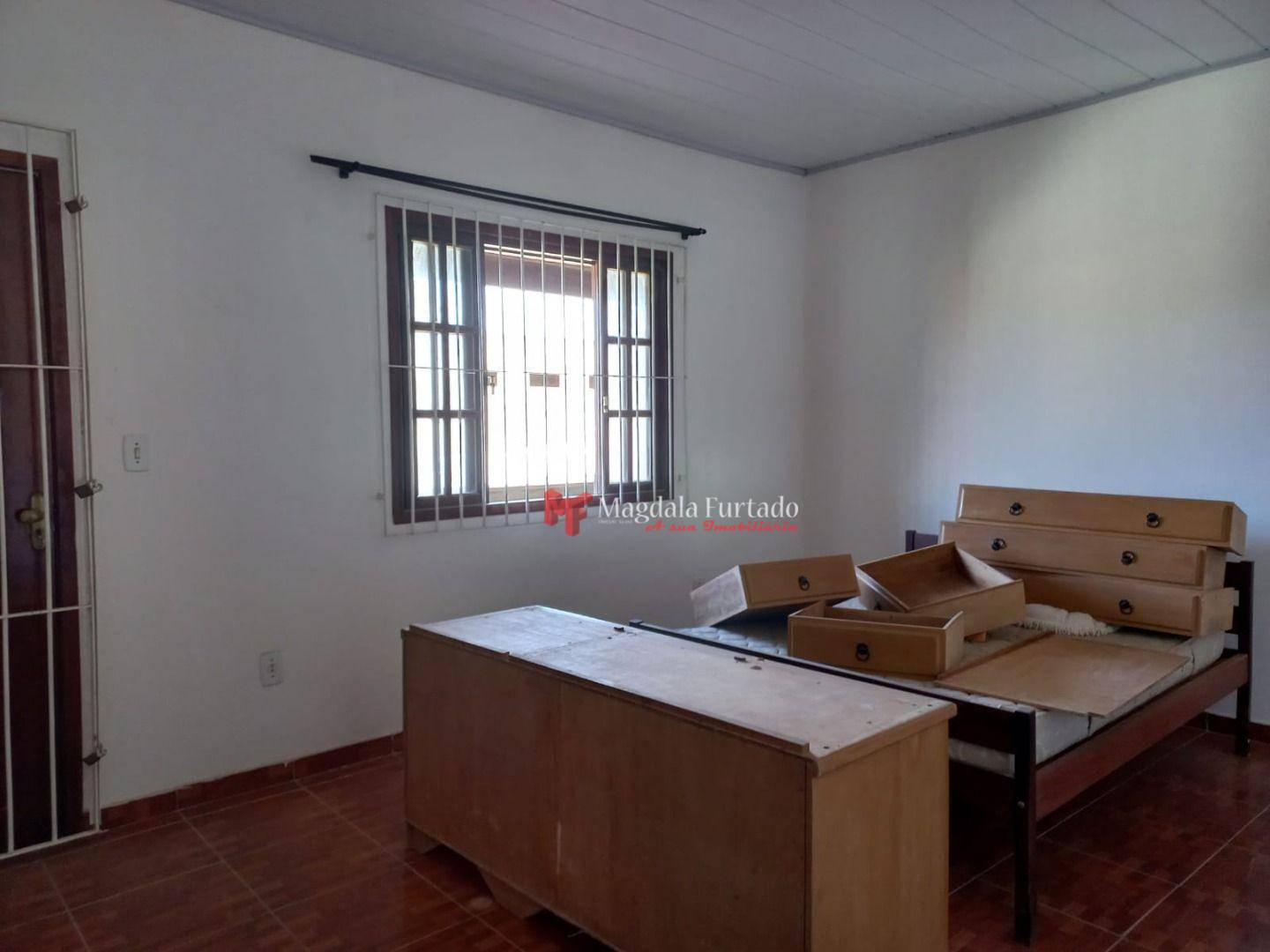 Casa à venda com 4 quartos, 200m² - Foto 9