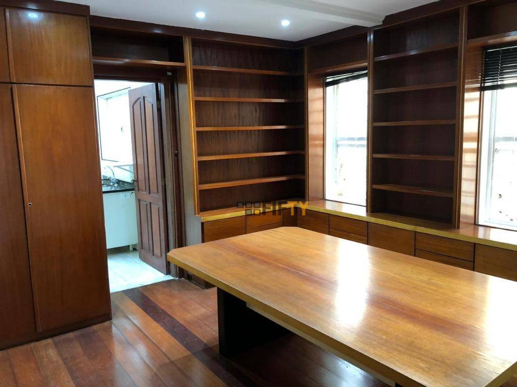 Casa à venda e aluguel com 6 quartos, 200m² - Foto 12