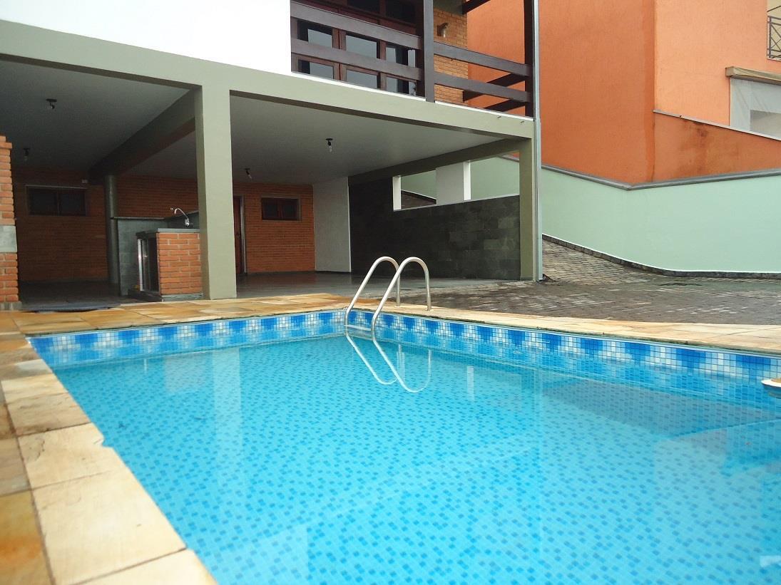 Casa de Condomínio para alugar com 3 quartos, 300m² - Foto 2