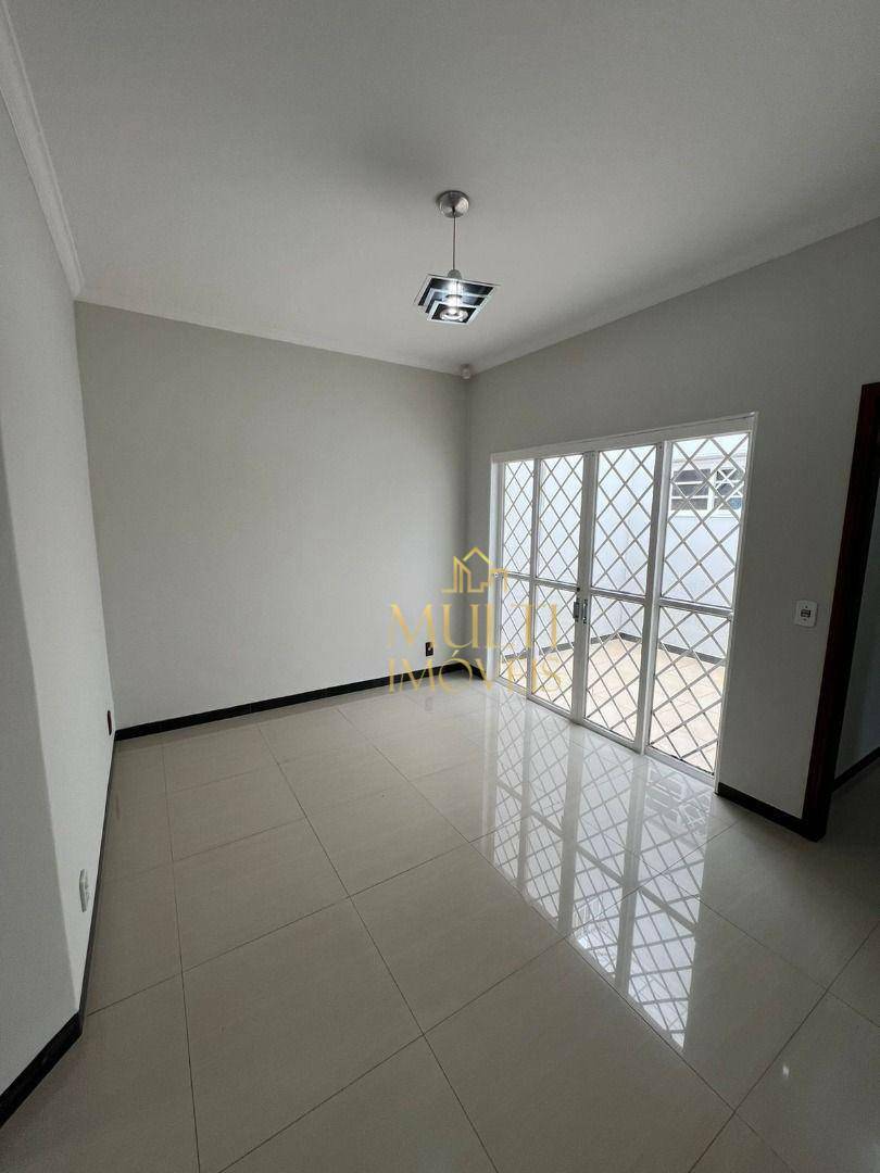 Sobrado à venda com 4 quartos, 300m² - Foto 2