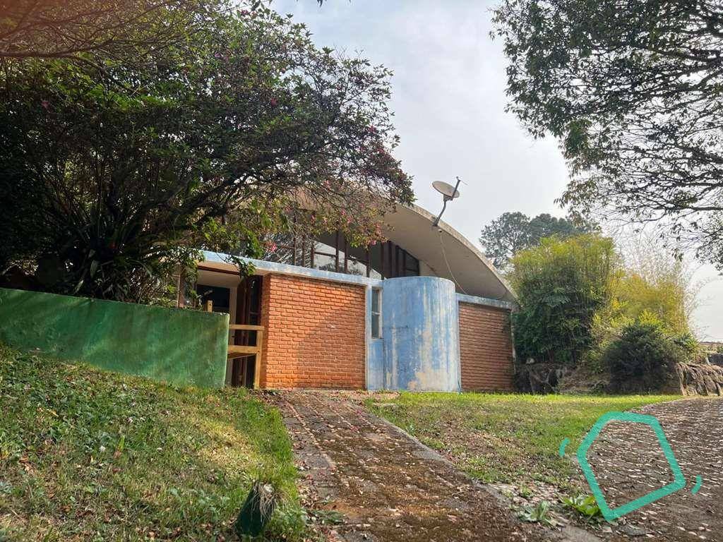 Casa à venda com 4 quartos, 253m² - Foto 2