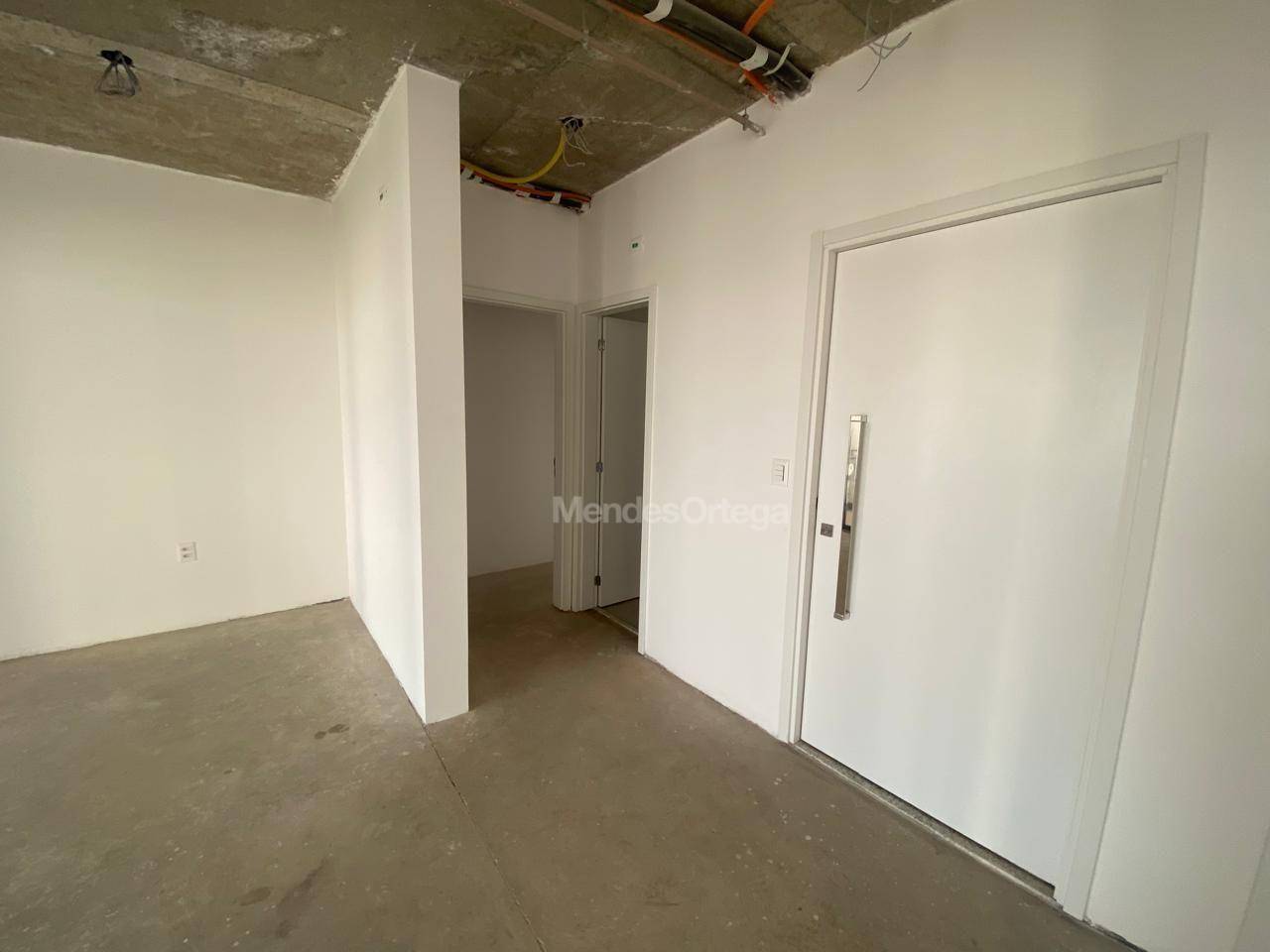 Apartamento à venda com 4 quartos, 220m² - Foto 2