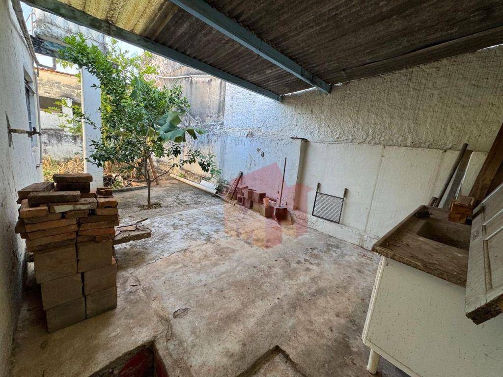Casa à venda com 5 quartos, 200m² - Foto 25