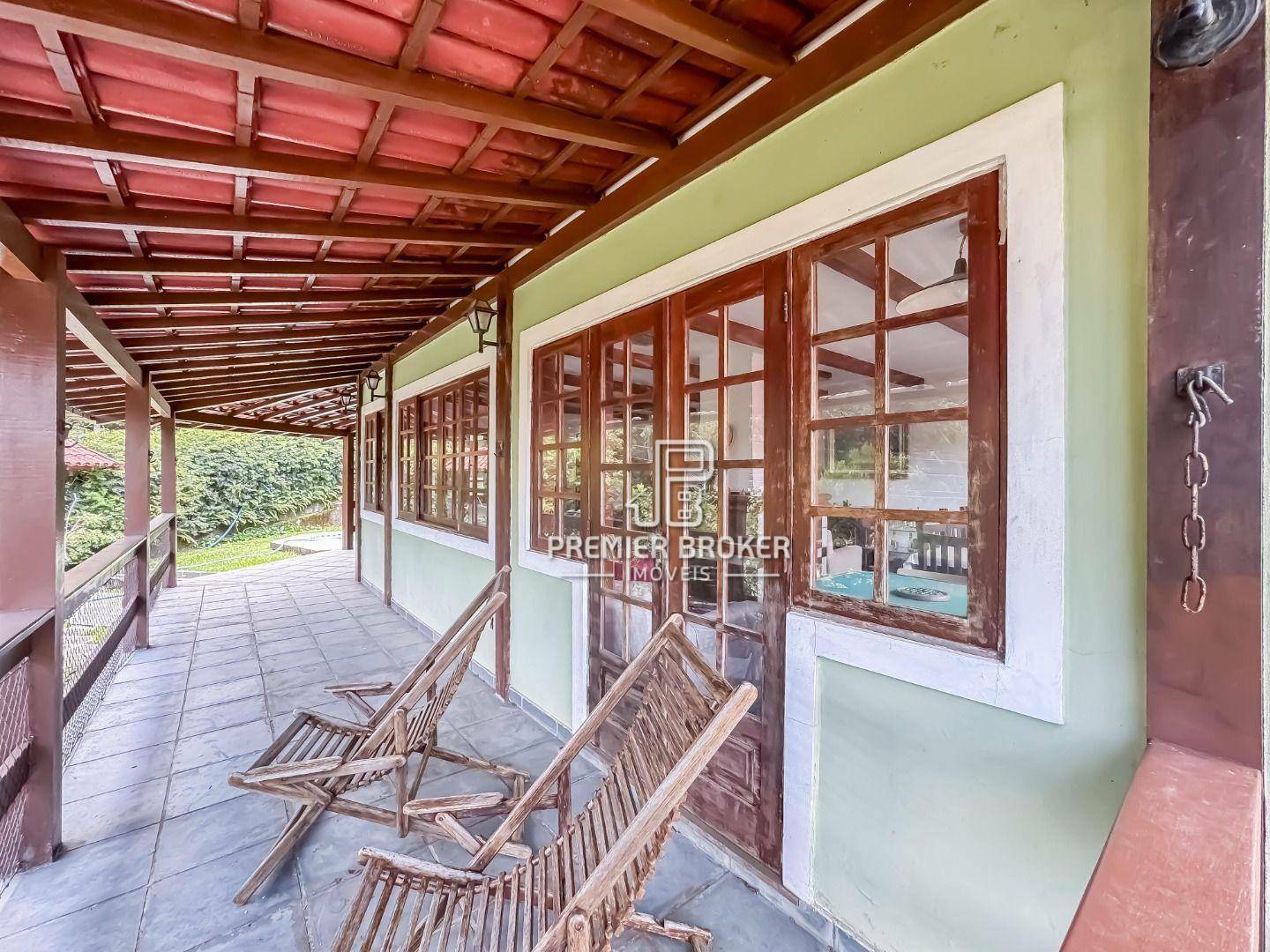 Casa de Condomínio à venda com 4 quartos, 312m² - Foto 4