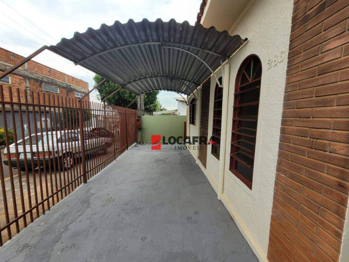 Casa à venda com 5 quartos, 110m² - Foto 2