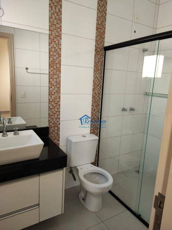 Casa de Condomínio para alugar com 3 quartos, 180m² - Foto 2