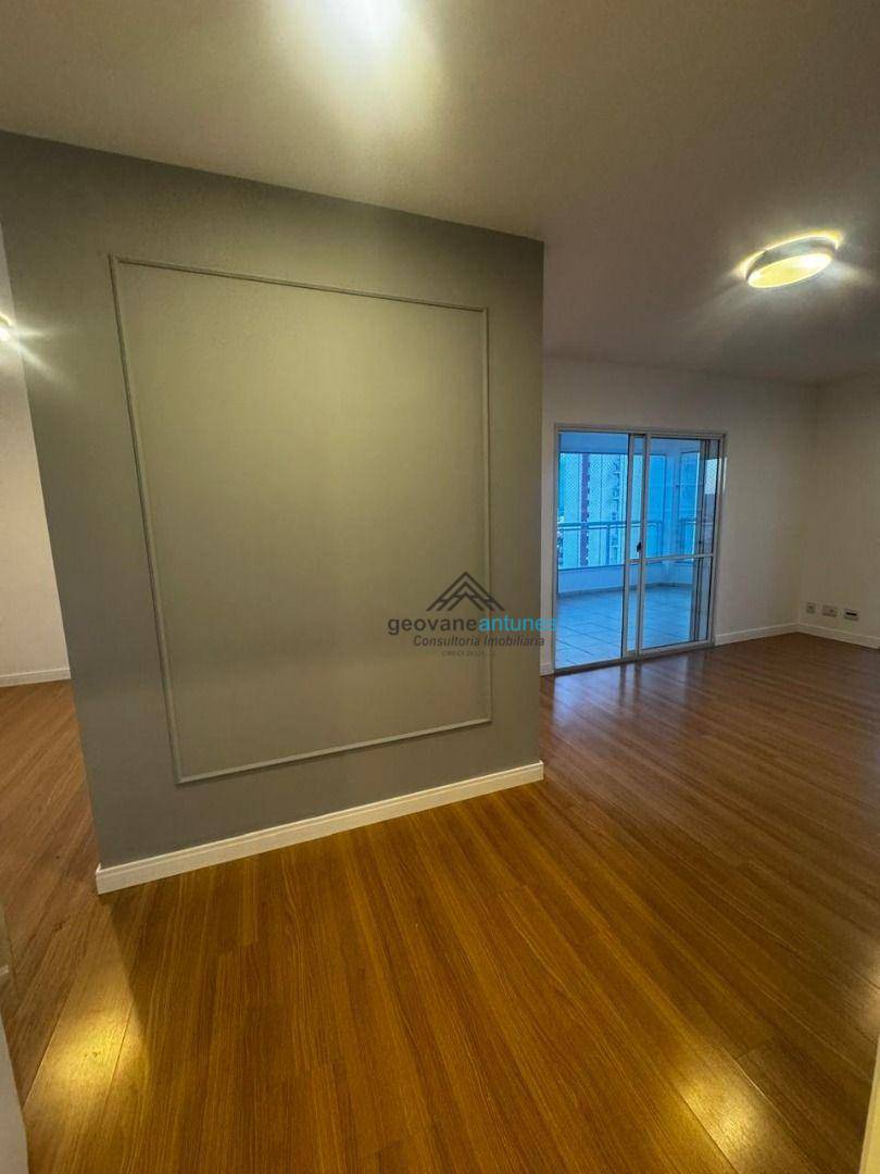 Apartamento para alugar com 3 quartos, 234m² - Foto 3