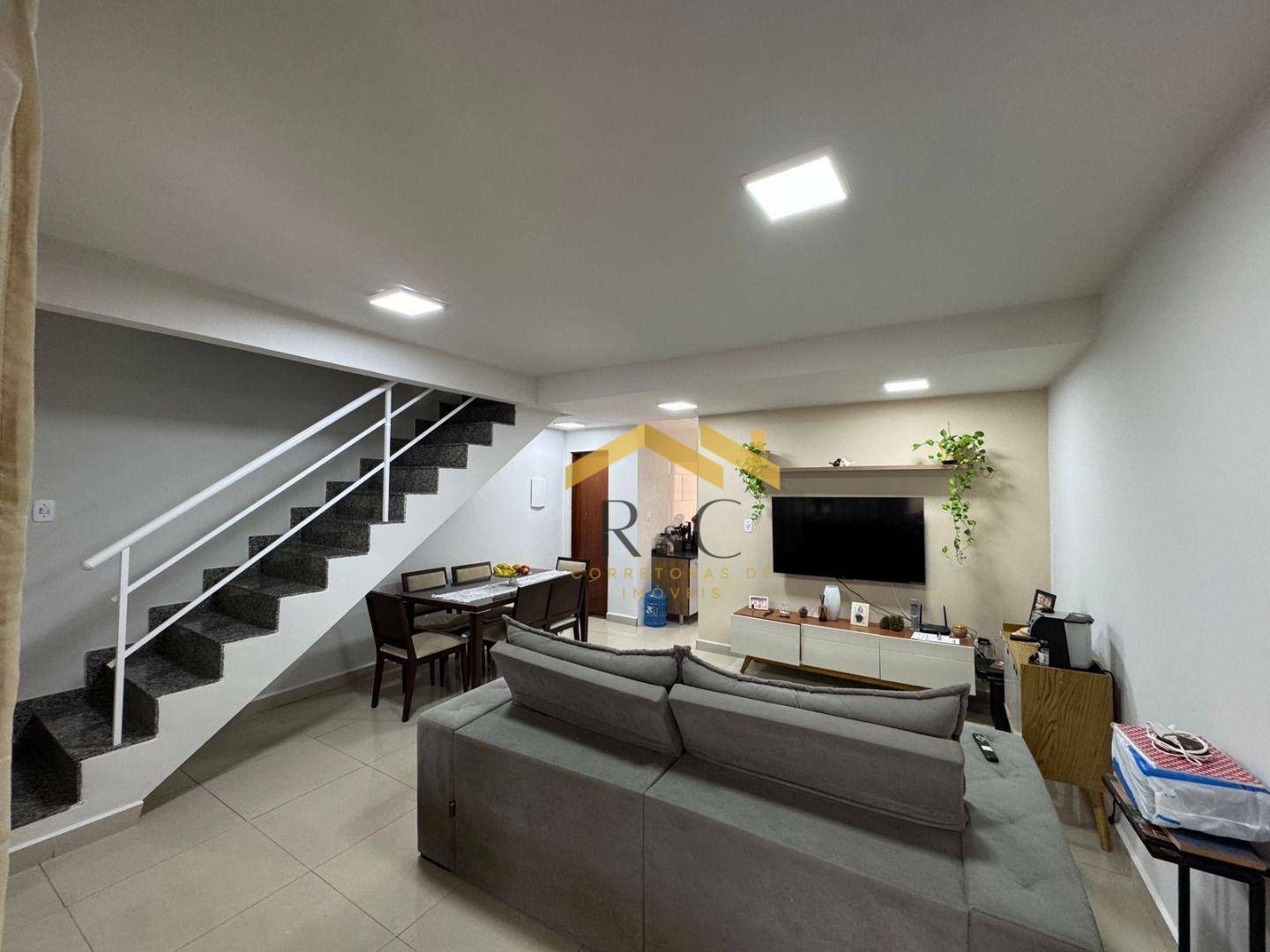 Casa à venda com 2 quartos, 120m² - Foto 4