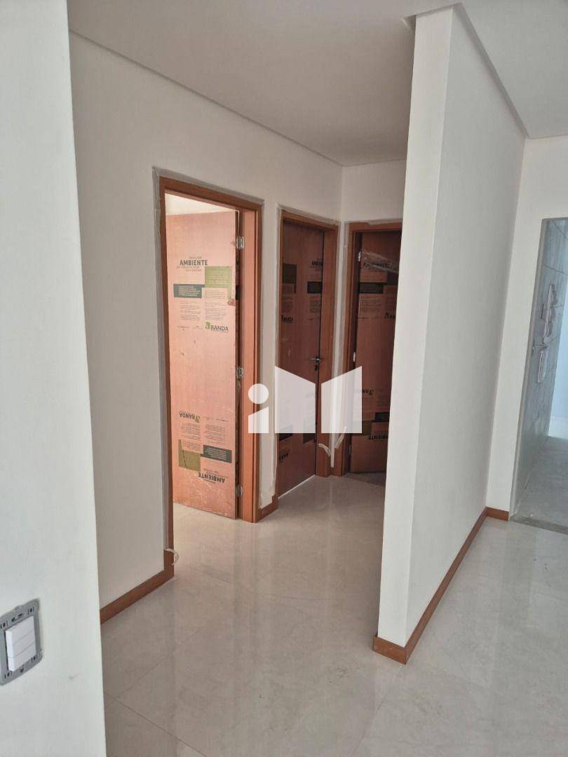 Apartamento à venda com 3 quartos, 95m² - Foto 21