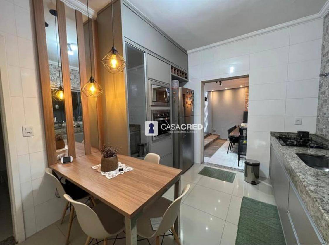 Casa à venda com 3 quartos, 220m² - Foto 13