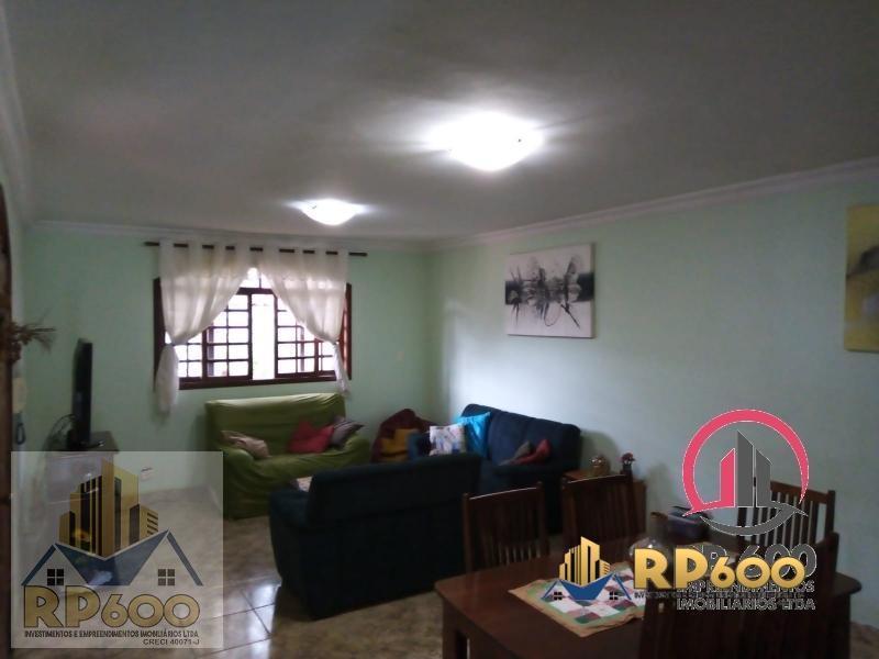 Casa de Condomínio para alugar com 6 quartos, 240m² - Foto 2