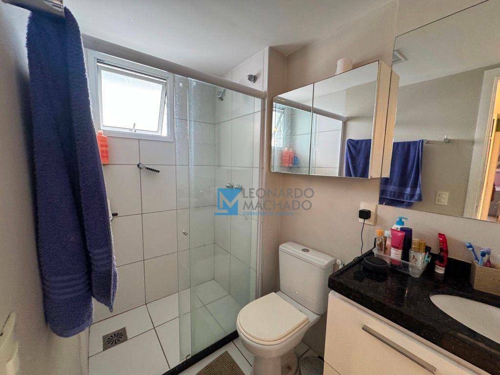 Apartamento à venda com 3 quartos, 185m² - Foto 4