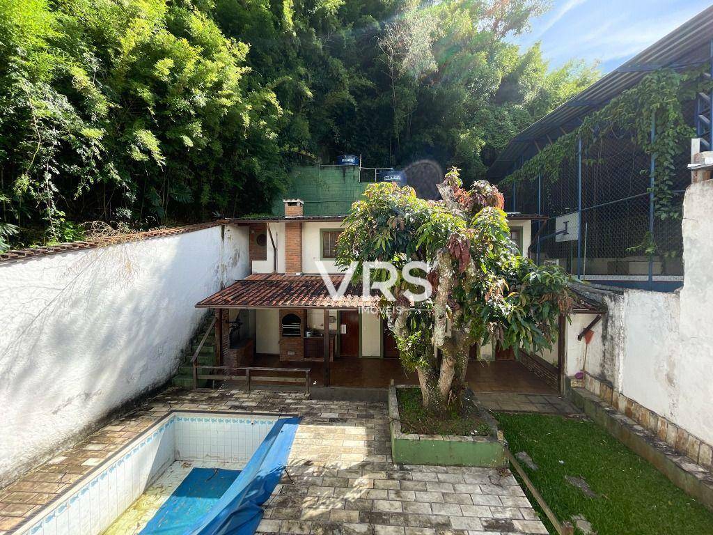 Casa à venda e aluguel com 6 quartos, 288m² - Foto 33