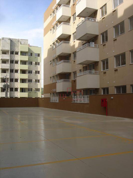 Apartamento à venda com 2 quartos, 60m² - Foto 15