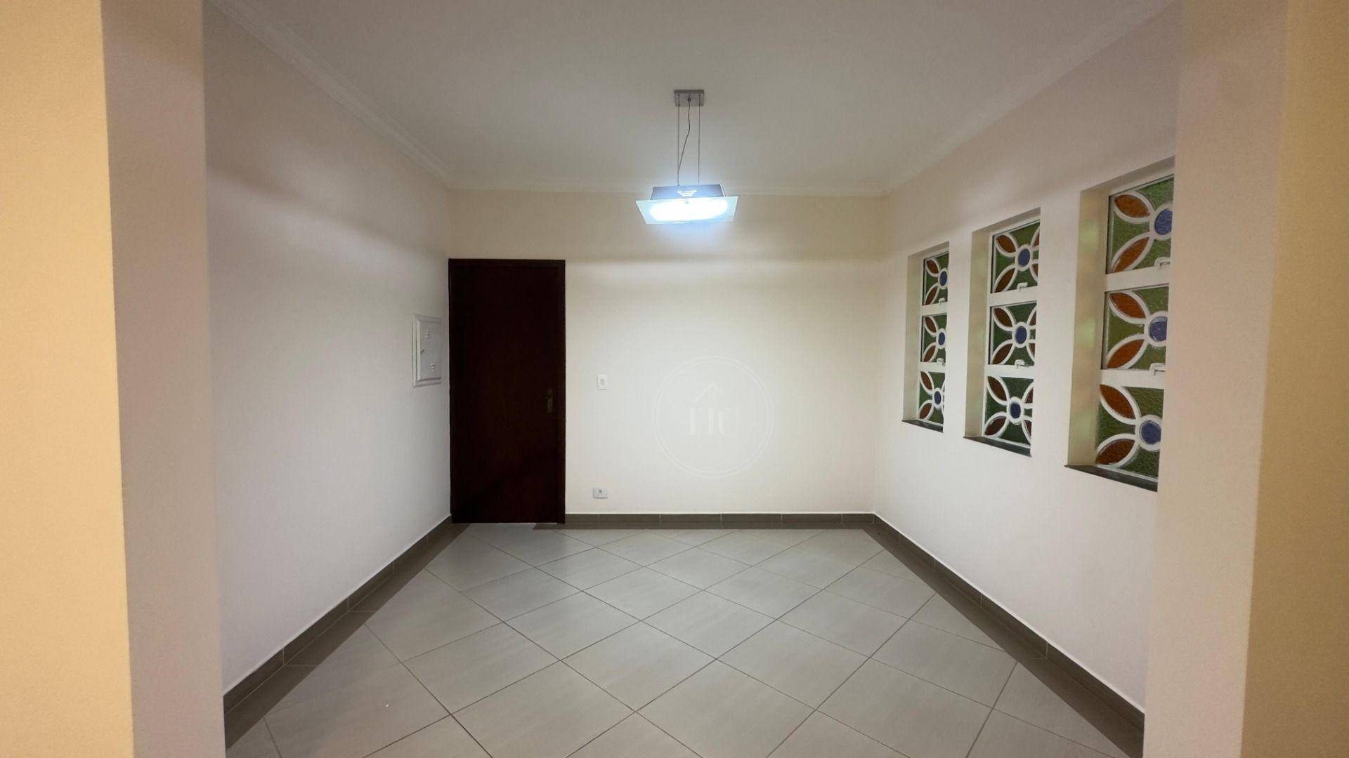 Casa de Condomínio para alugar com 3 quartos, 250m² - Foto 7