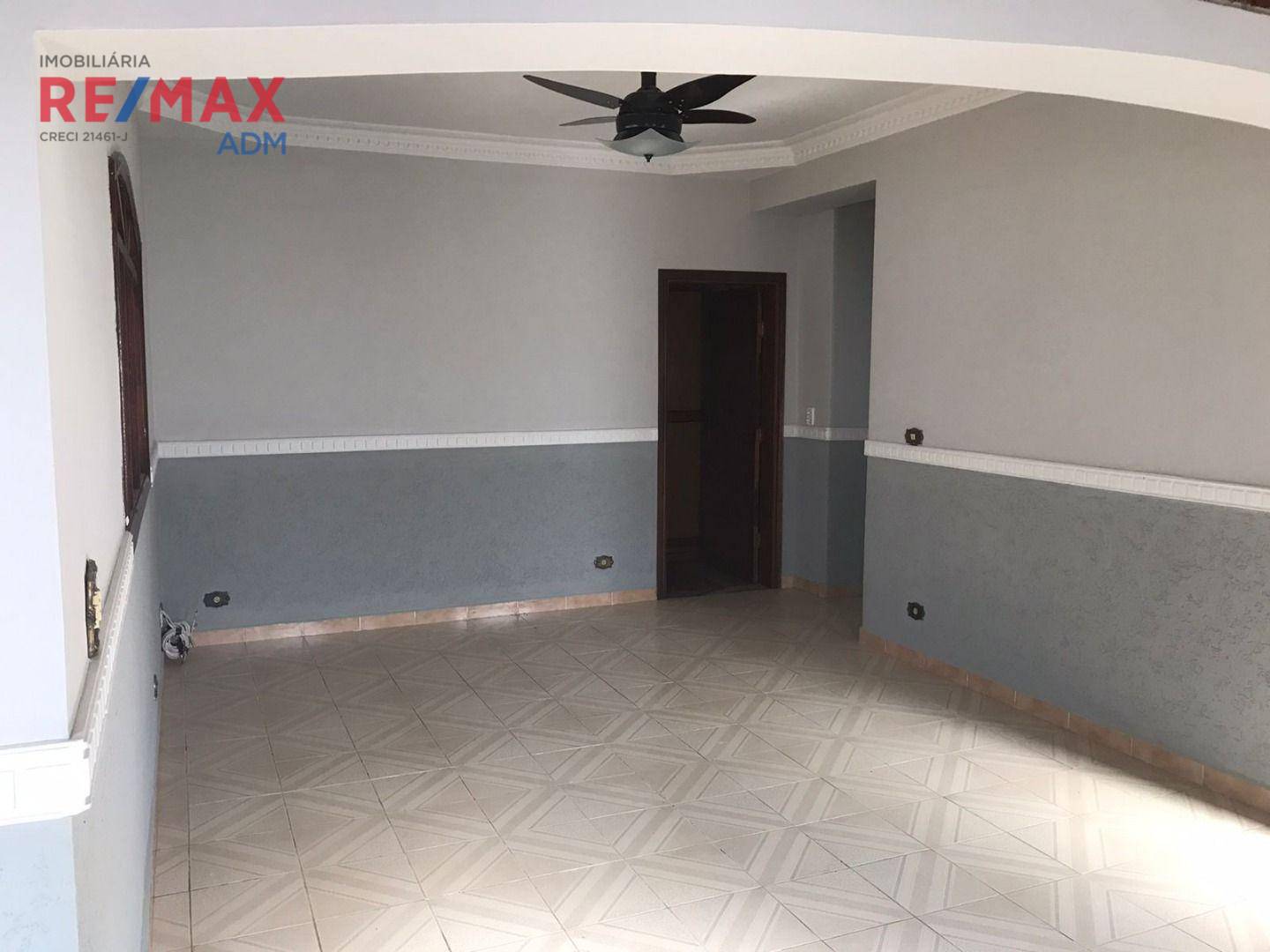 Casa à venda com 3 quartos, 206m² - Foto 7