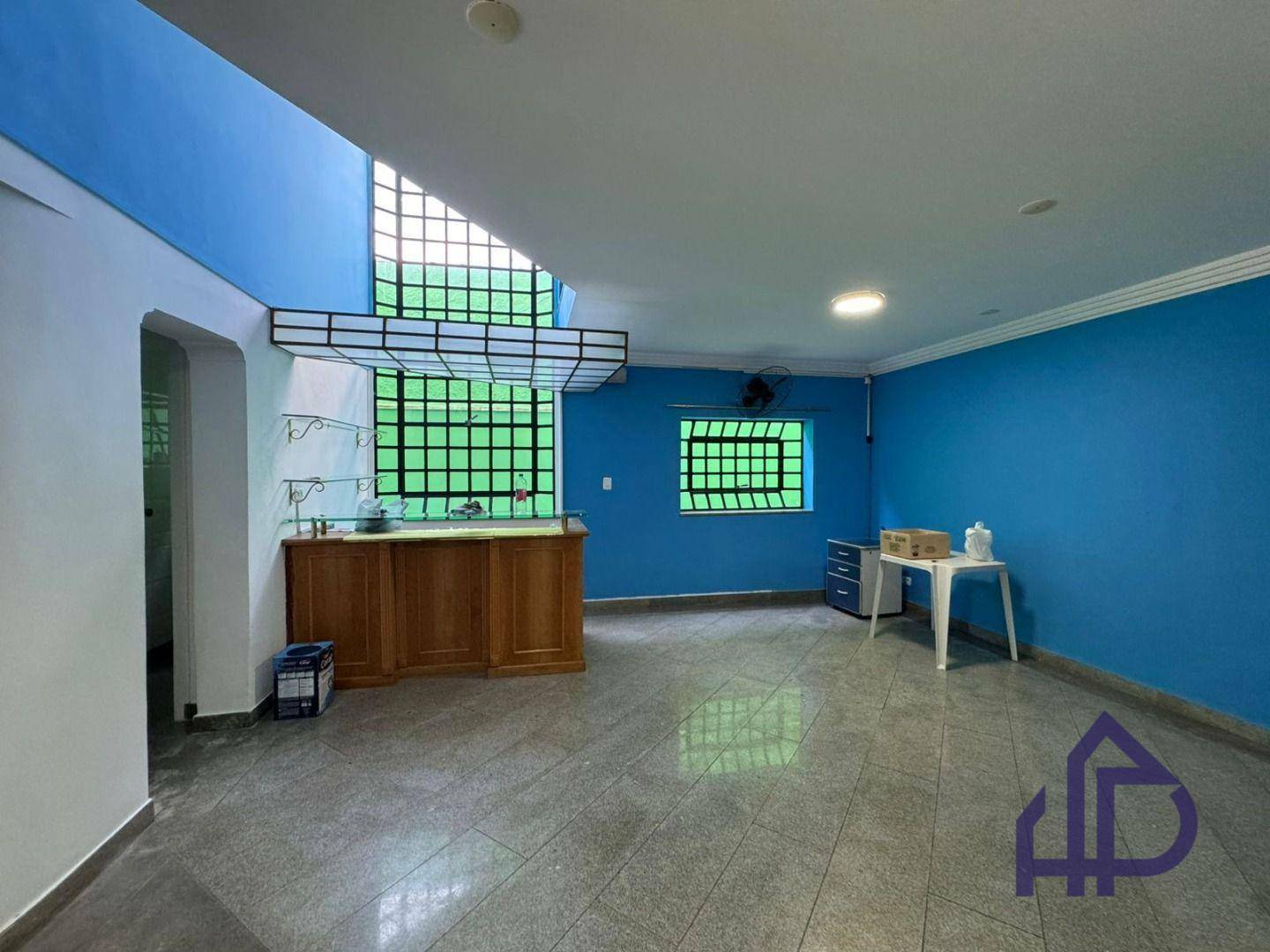 Casa para alugar com 3 quartos, 250m² - Foto 14