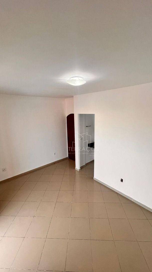 Casa à venda e aluguel com 3 quartos, 320m² - Foto 2