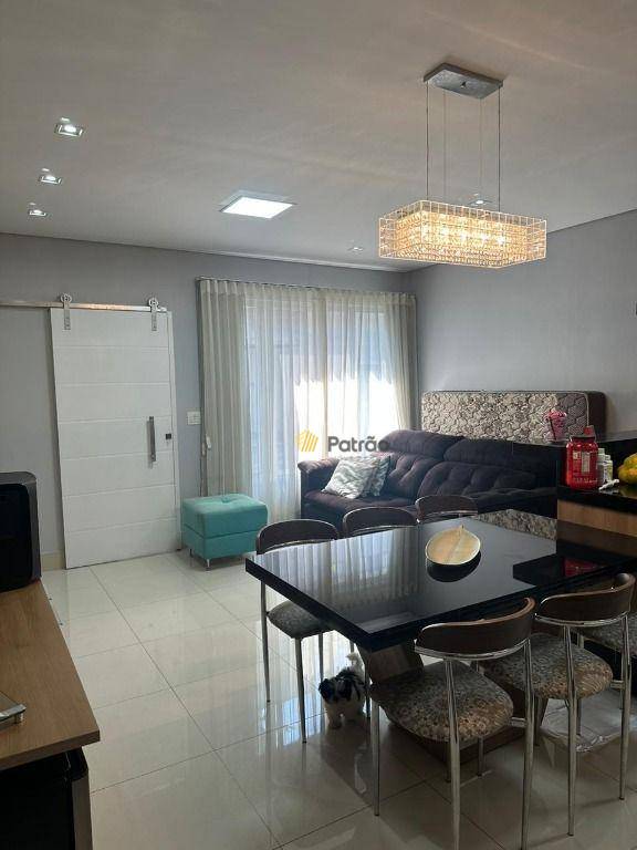 Sobrado à venda com 3 quartos, 220m² - Foto 2