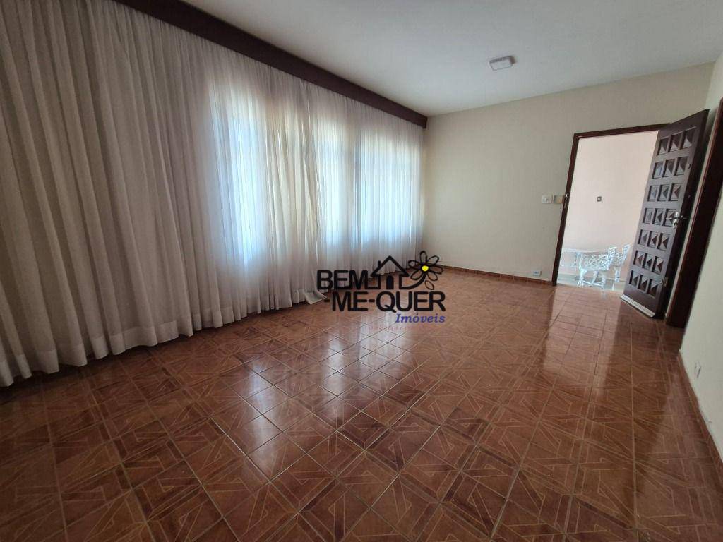Casa à venda e aluguel com 3 quartos, 200m² - Foto 18