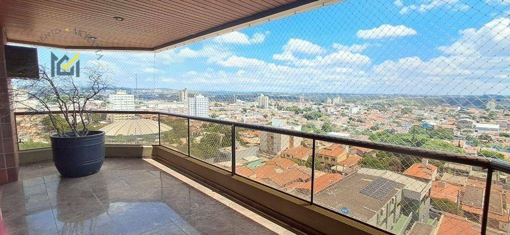 Apartamento à venda com 4 quartos, 250m² - Foto 3