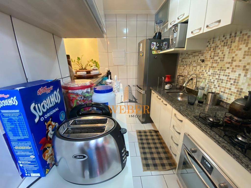 Apartamento à venda com 3 quartos, 70m² - Foto 4