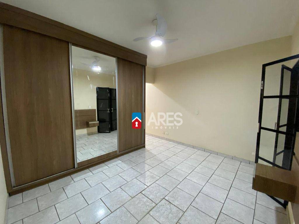 Casa para alugar com 3 quartos, 189m² - Foto 5
