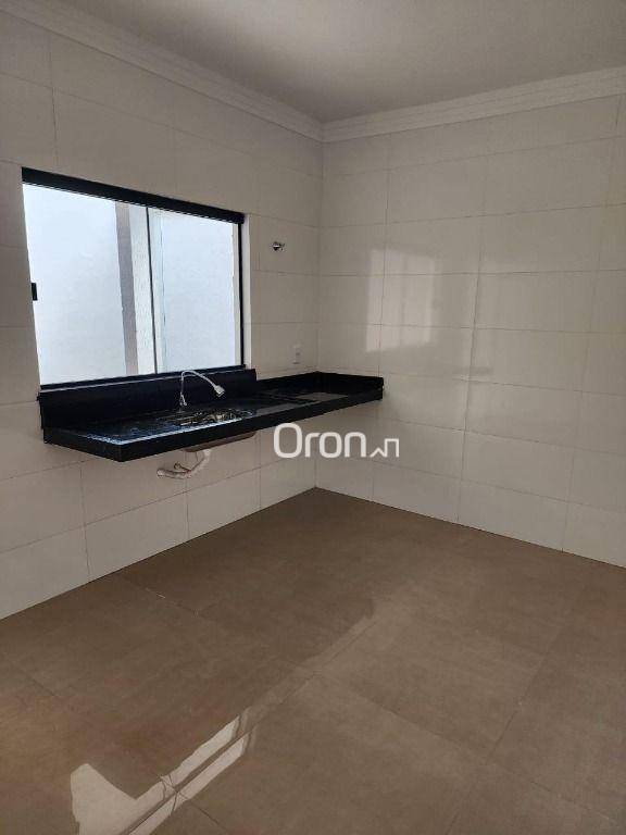 Casa à venda com 3 quartos, 108m² - Foto 2