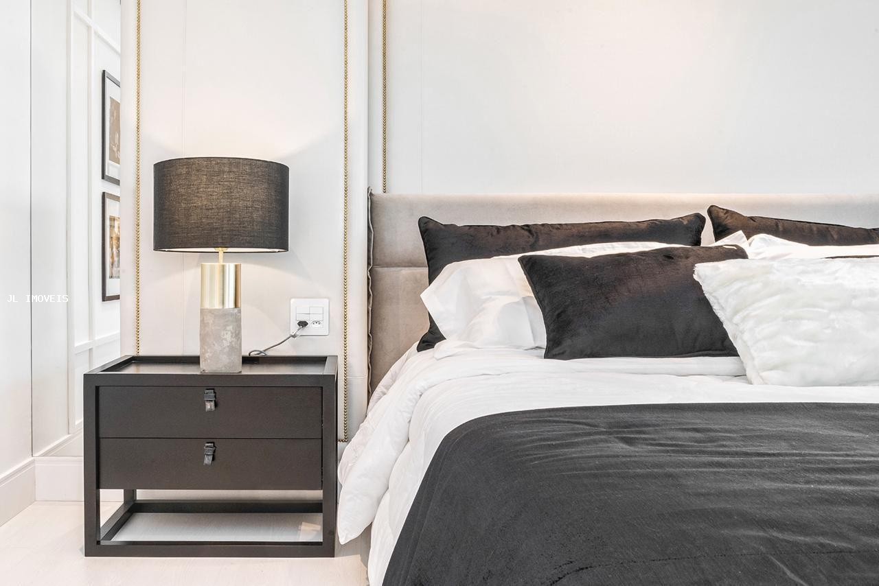 Apartamento à venda com 4 quartos, 228m² - Foto 5