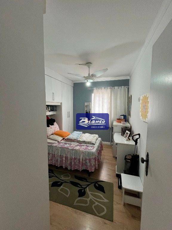 Apartamento à venda com 2 quartos, 70m² - Foto 15