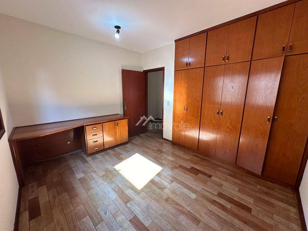 Casa de Condomínio à venda e aluguel com 4 quartos, 220m² - Foto 32