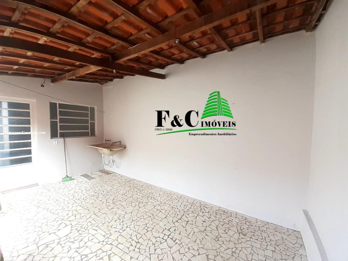 Casa à venda com 2 quartos, 180m² - Foto 7