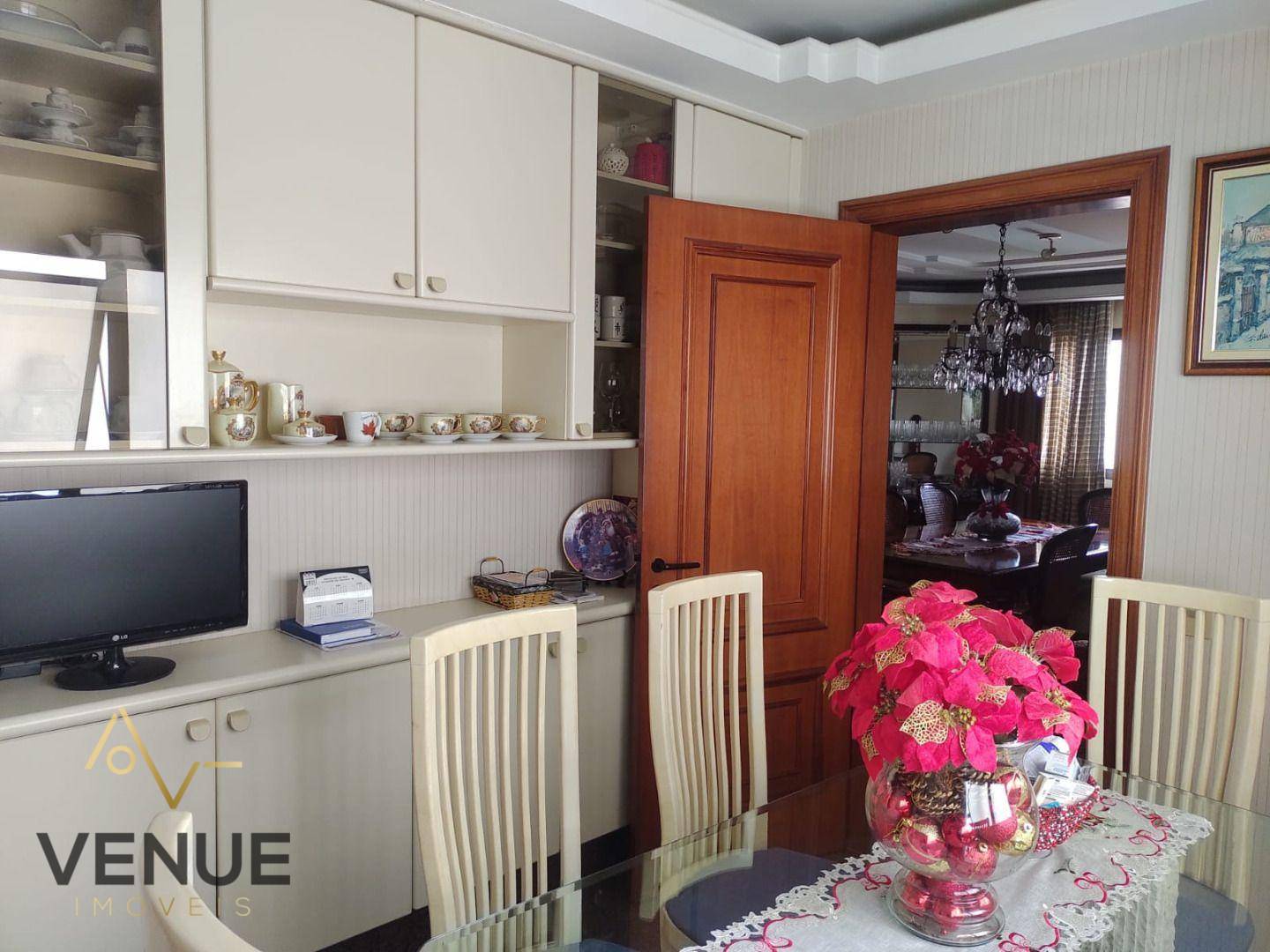 Apartamento à venda com 4 quartos, 188m² - Foto 35