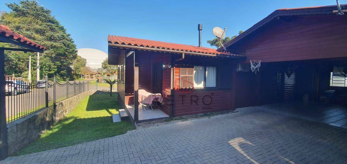 Casa à venda com 6 quartos, 180m² - Foto 2