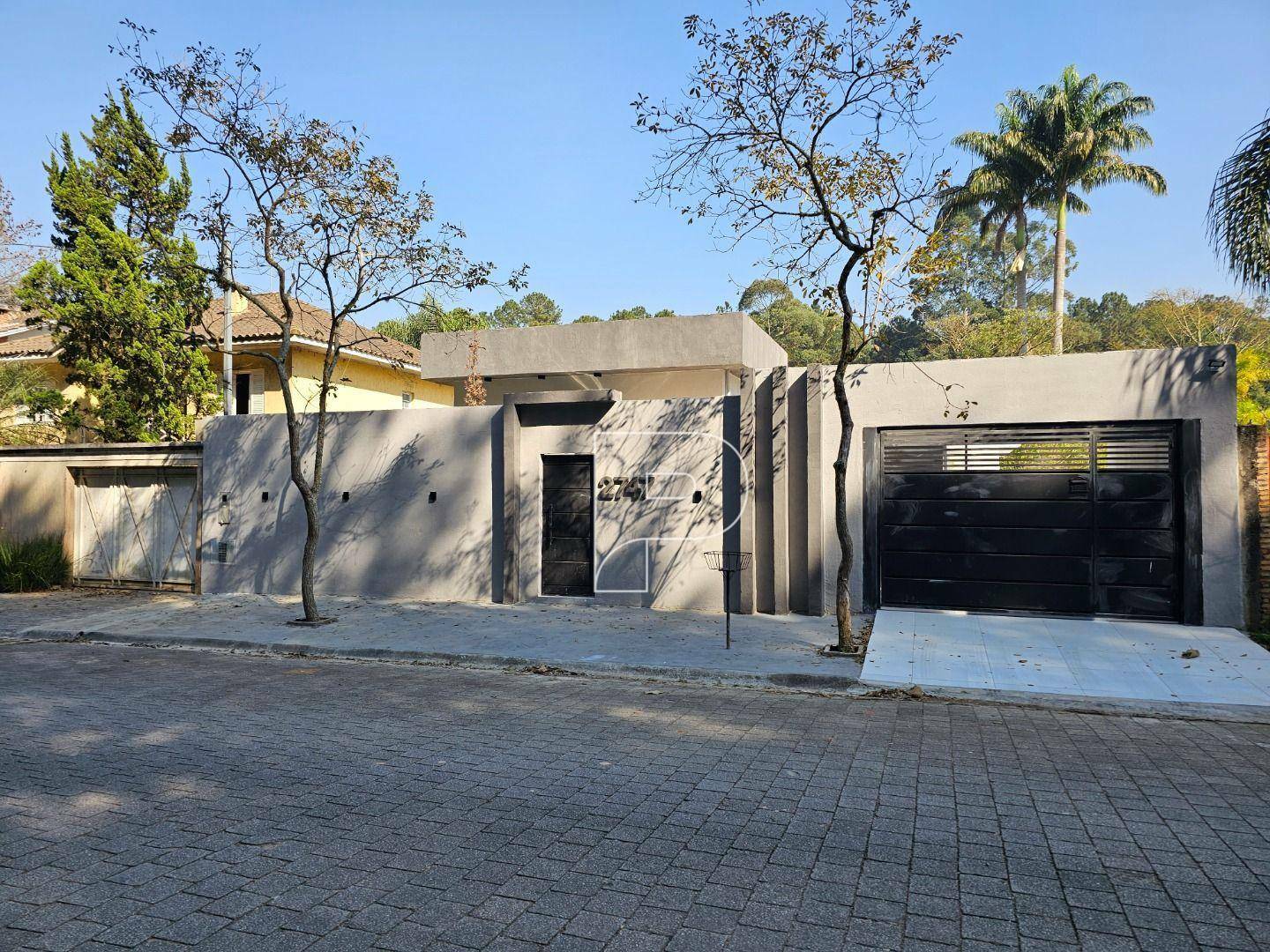 Casa de Condomínio à venda com 3 quartos, 245m² - Foto 2