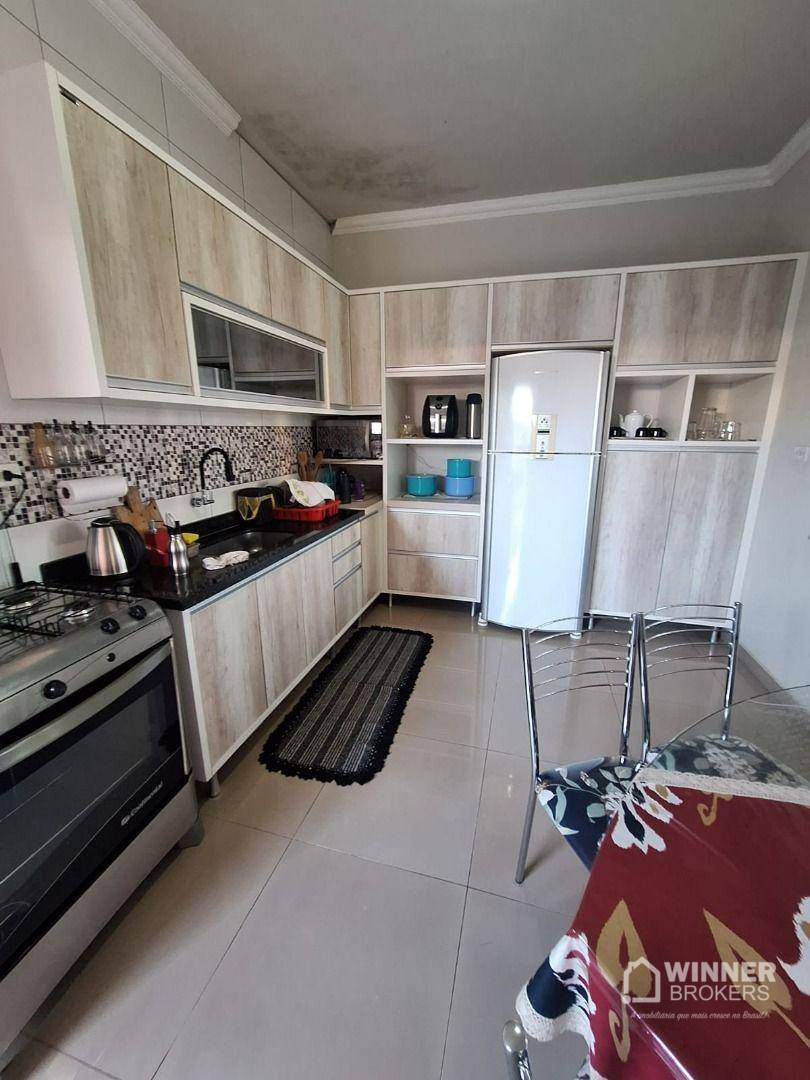 Casa à venda com 2 quartos, 227m² - Foto 4