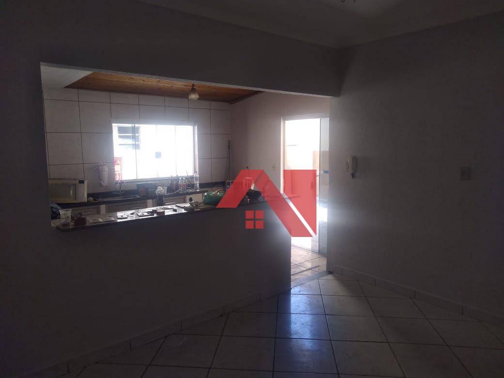 Casa à venda com 3 quartos, 230m² - Foto 12