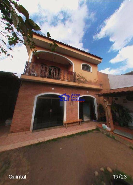 Sobrado à venda com 3 quartos, 500m² - Foto 1