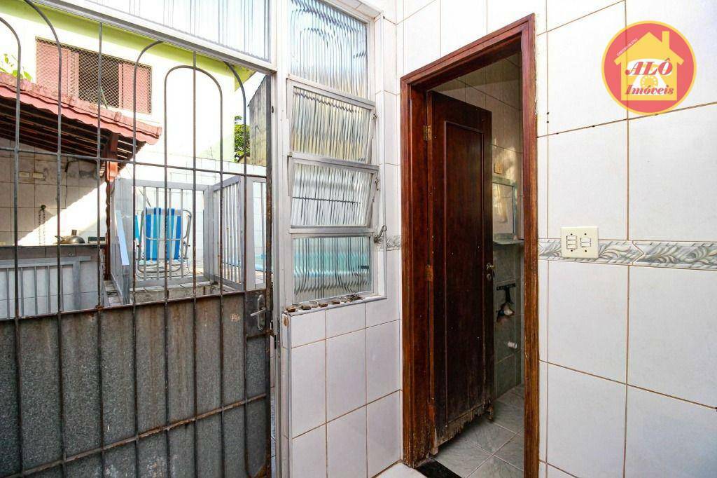 Casa à venda com 3 quartos, 220m² - Foto 18