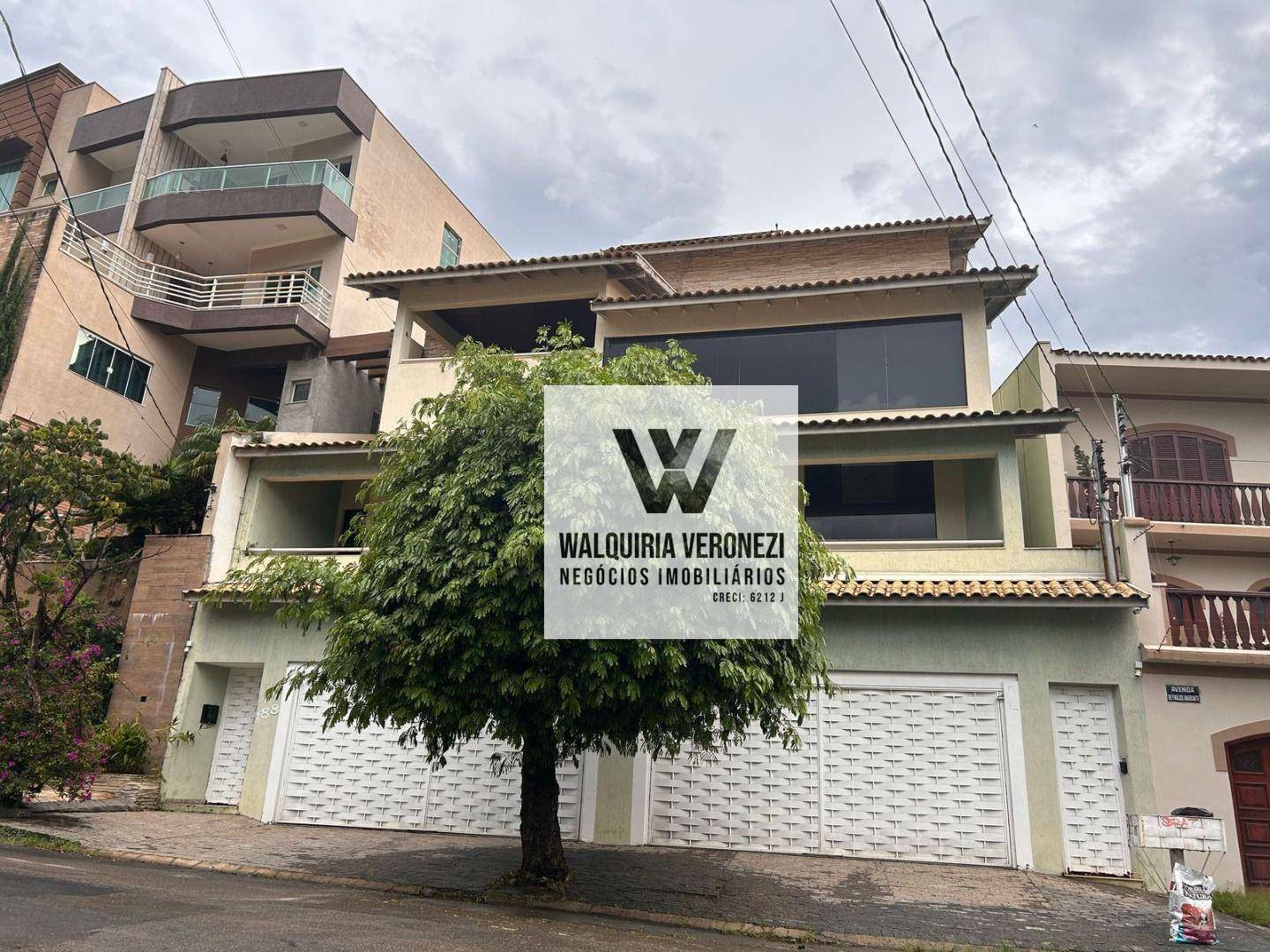 Casa à venda com 3 quartos, 419m² - Foto 2
