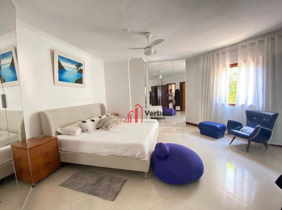 Sobrado à venda com 3 quartos, 300m² - Foto 2