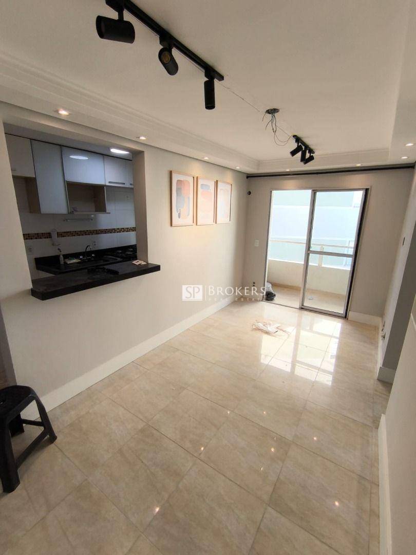 Apartamento à venda com 3 quartos, 67m² - Foto 2