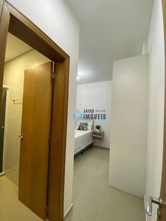 Apartamento à venda com 2 quartos, 70m² - Foto 2