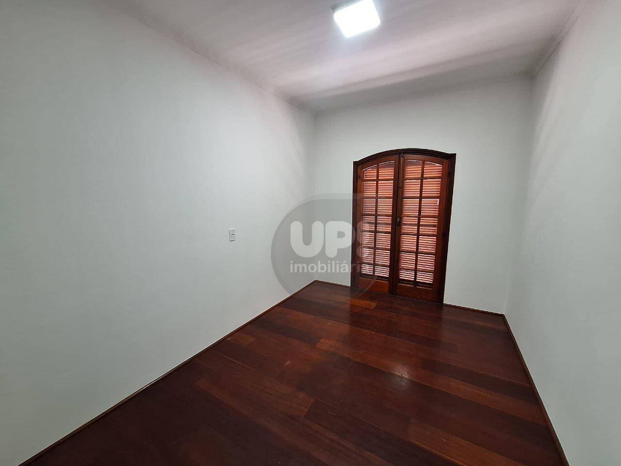 Casa à venda com 3 quartos, 379m² - Foto 16