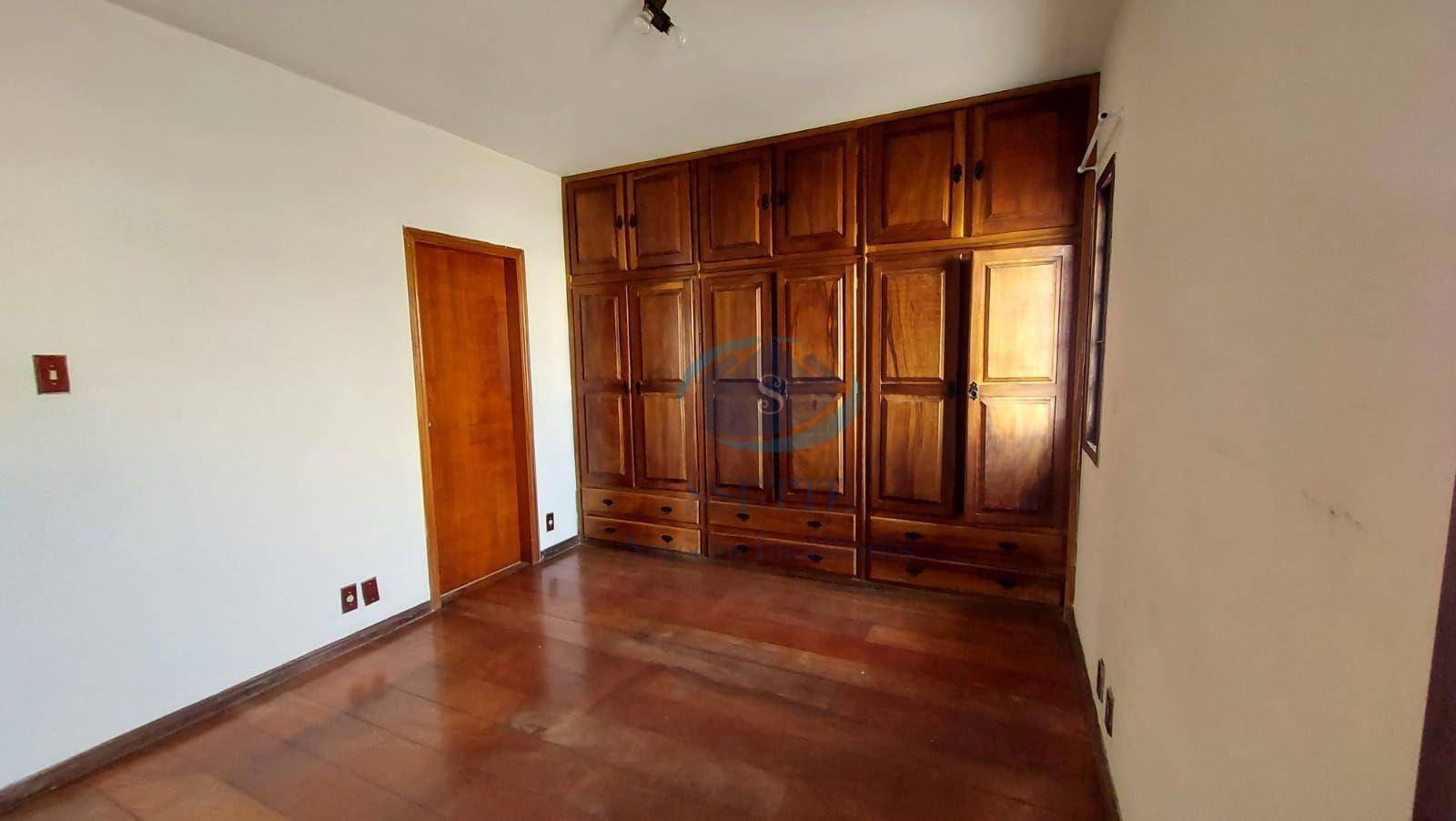 Sobrado à venda com 3 quartos, 240m² - Foto 4