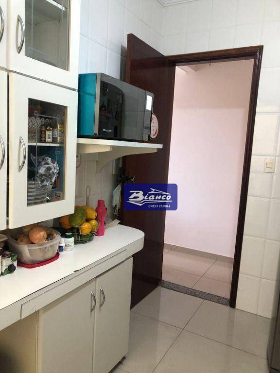 Apartamento à venda com 3 quartos, 75m² - Foto 13