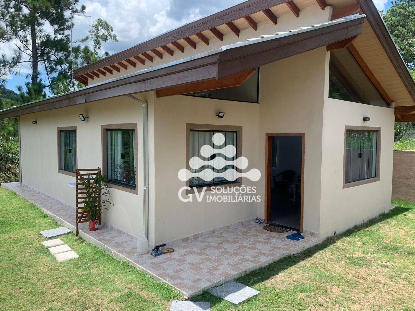 Casa à venda com 3 quartos, 125m² - Foto 1