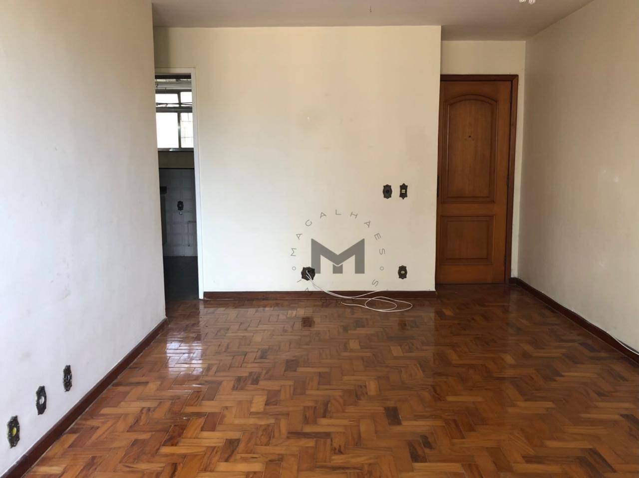 Apartamento à venda com 3 quartos, 110m² - Foto 1