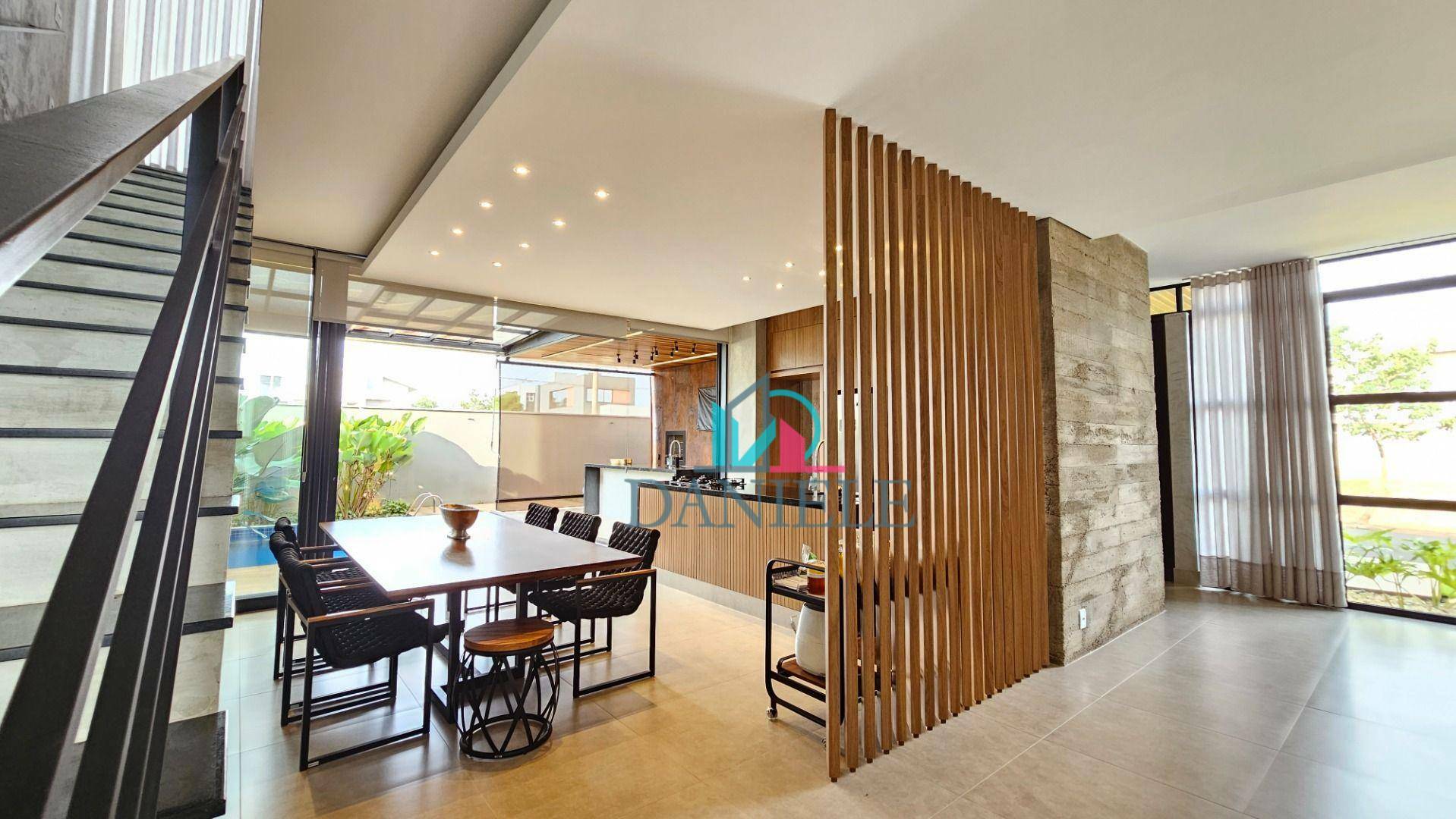 Casa de Condomínio à venda com 3 quartos, 245m² - Foto 2