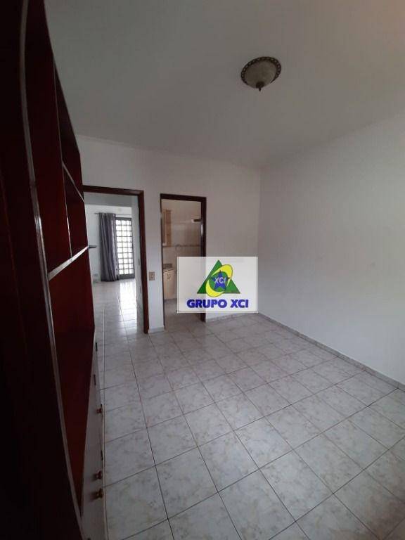 Casa à venda e aluguel com 3 quartos, 140m² - Foto 19